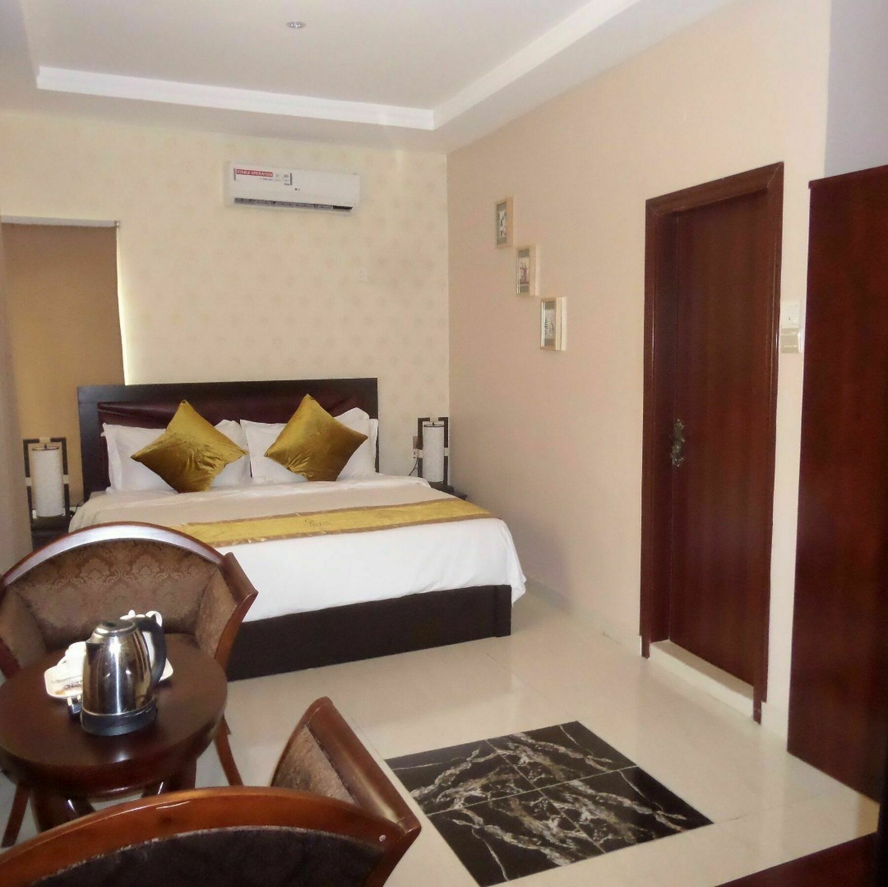 לגוס Rightgate Hotel מראה חיצוני תמונה