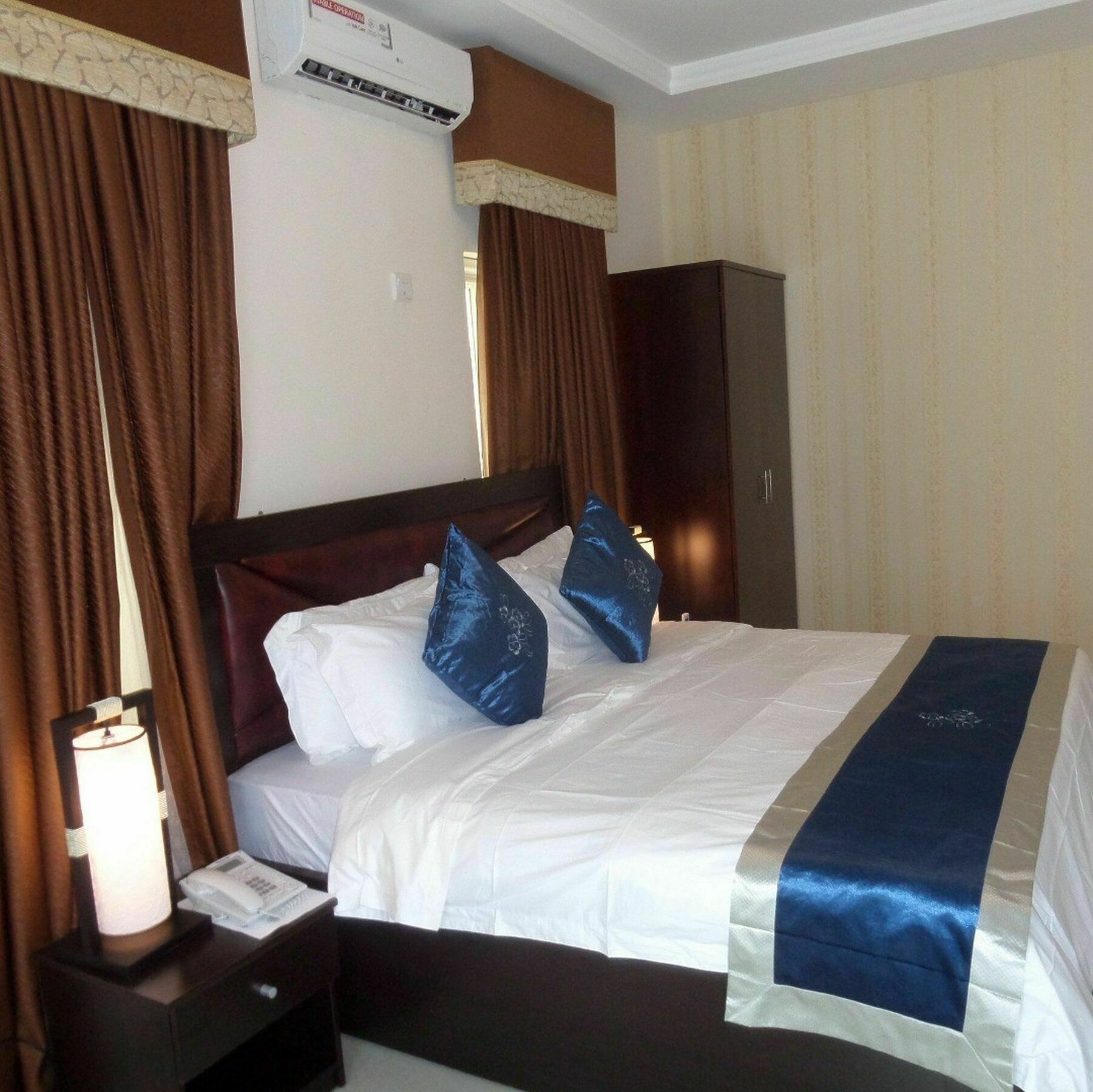 לגוס Rightgate Hotel מראה חיצוני תמונה