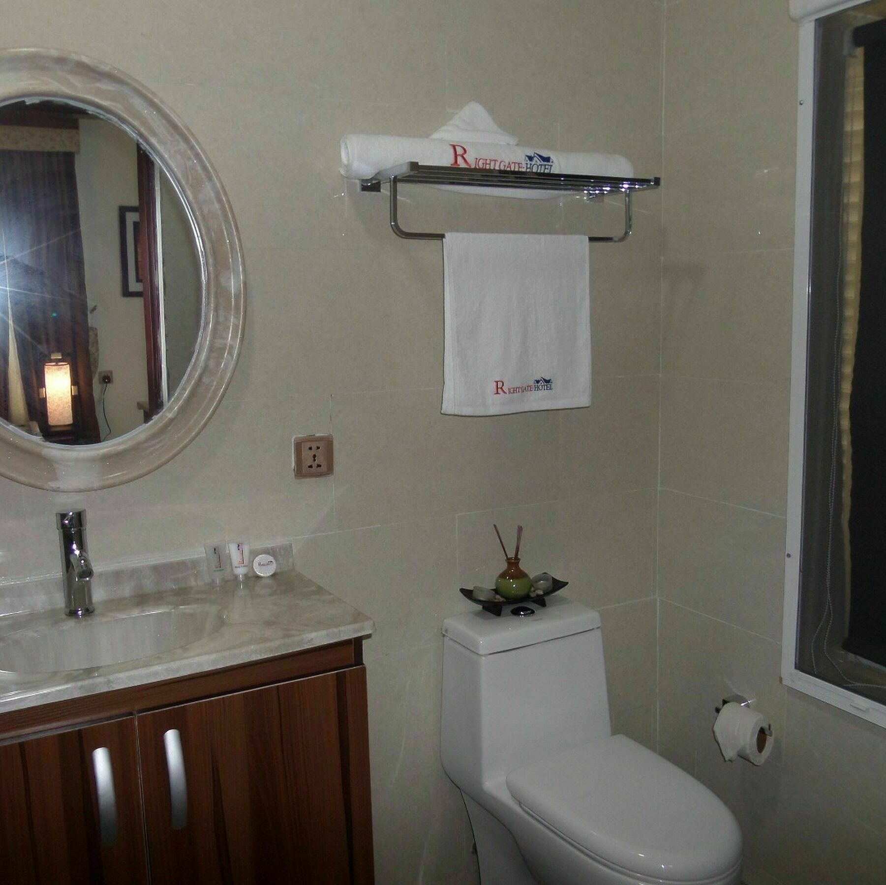 לגוס Rightgate Hotel מראה חיצוני תמונה